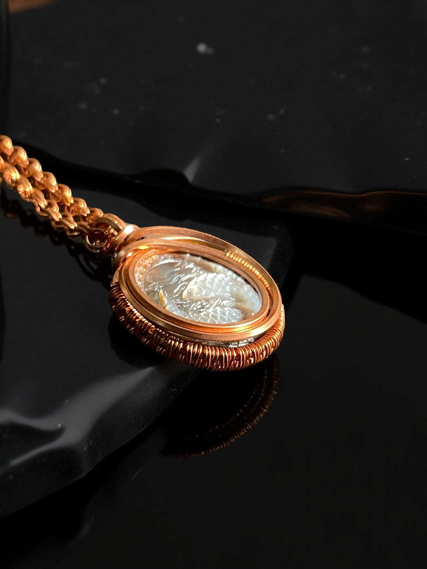 Pisces | Black Mother of Pearl Necklace