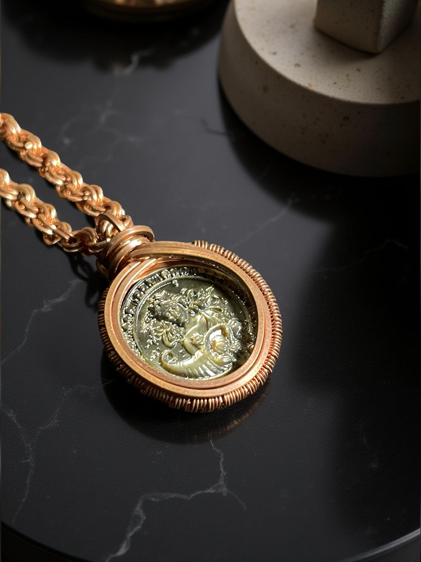 Virgo | Black Mother of Pearl Necklace